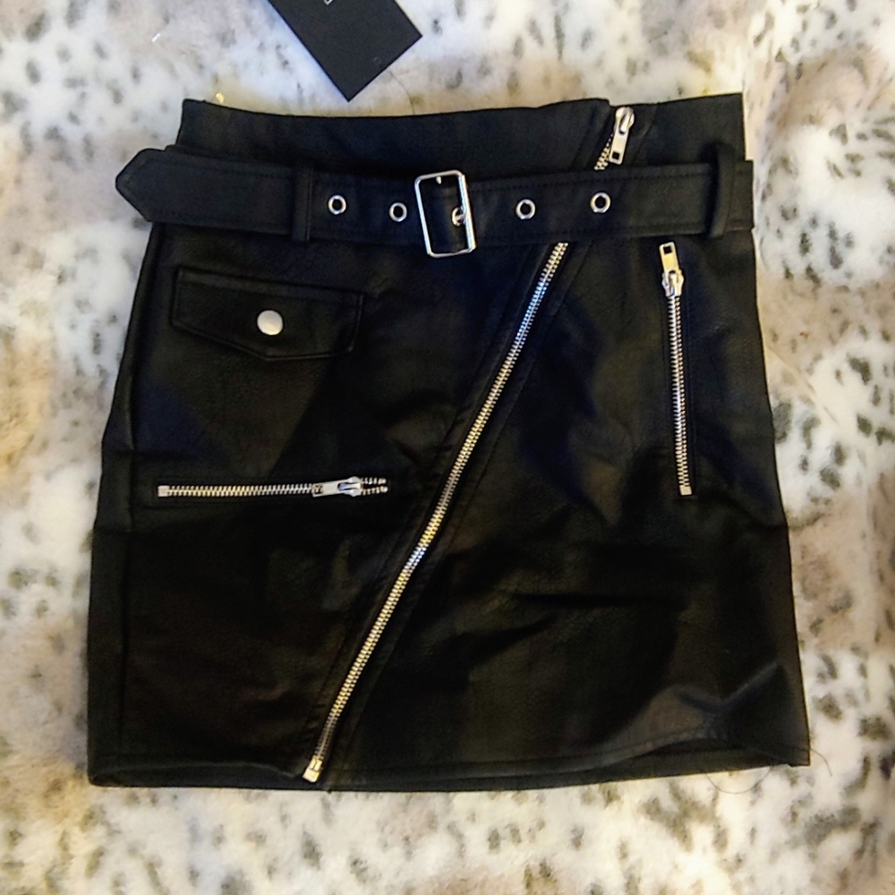Fashion Nova skirt